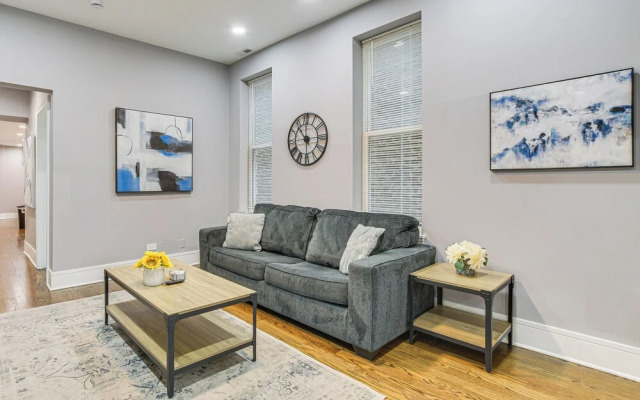 5 Mi to Dtwn: Ukrainian Village Apartment!