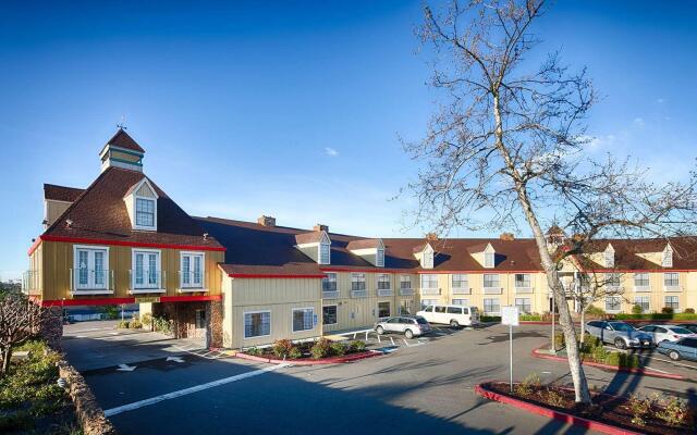 Red Lion Inn & Suites Auburn