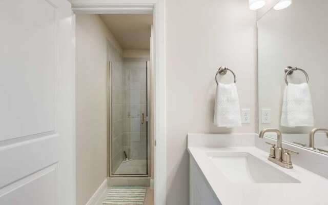 The Tree House 4 Bedroom Home