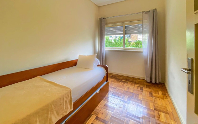 Convenient 3-Bedroom Apartment next to Bom Sucesso