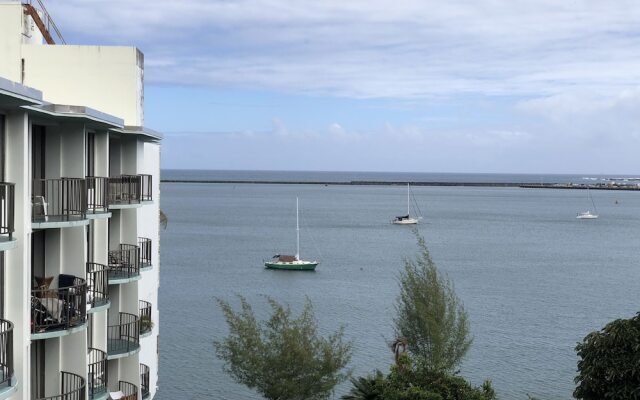 Country Club Condo Hotel