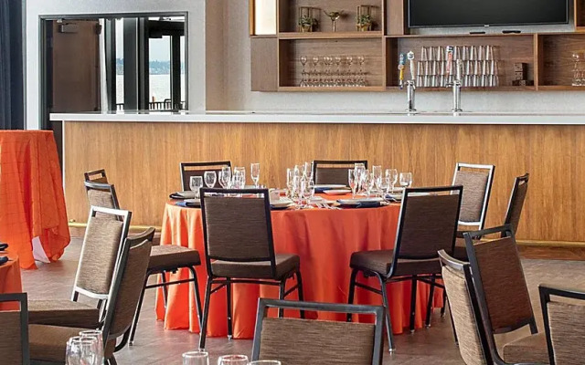 Holiday Inn Portland - Columbia Riverfront by IHG