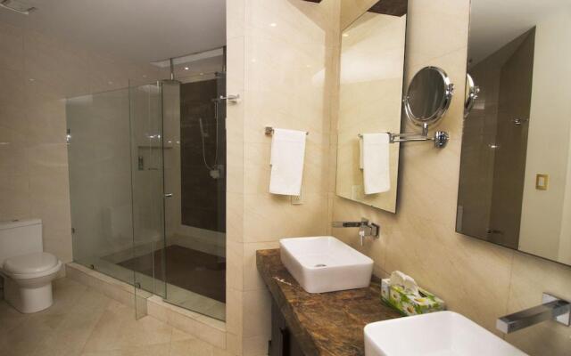 Downtown Apartment Oasis 12