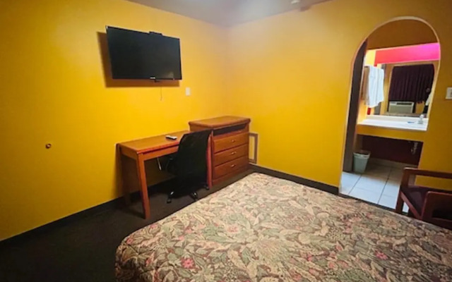 Relax Inn By OYO Sulphur Hwy 90