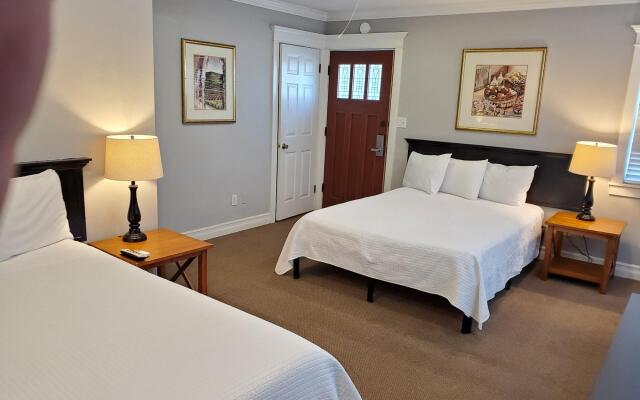 Coronado Island Inn