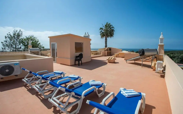 10 Marinha Two Bed Apt At Award Wining Beach