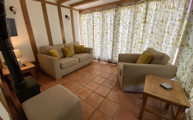 Brundish, Suffolk Large 4-bed Barn Stunning!