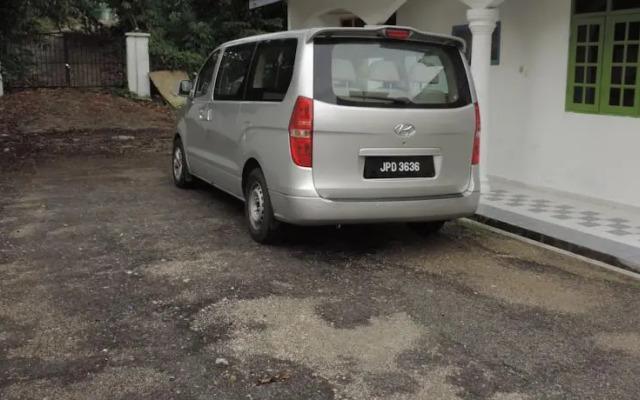 Golden Leaf Executive Residence