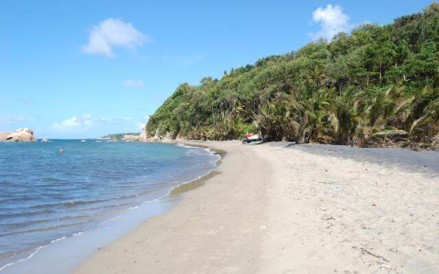 Calibishie Cove