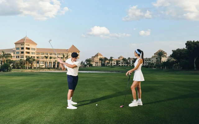 Hilton Pyramids Golf