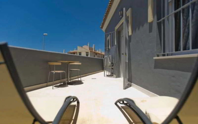 Hospederia Almundo by Alexandra Realty