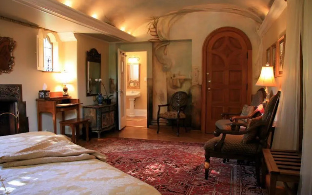 Villa Marco Polo Bed and Breakfast Inn