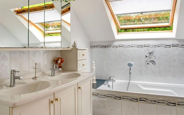 Holiday Home in Hamoir Filot With Pool