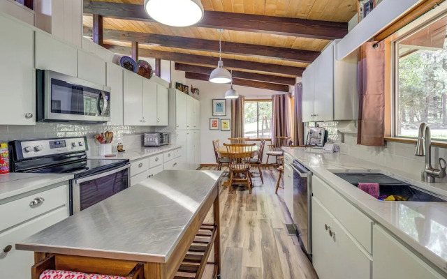 Monte Verde Lake Access & Views: Spacious Retreat!