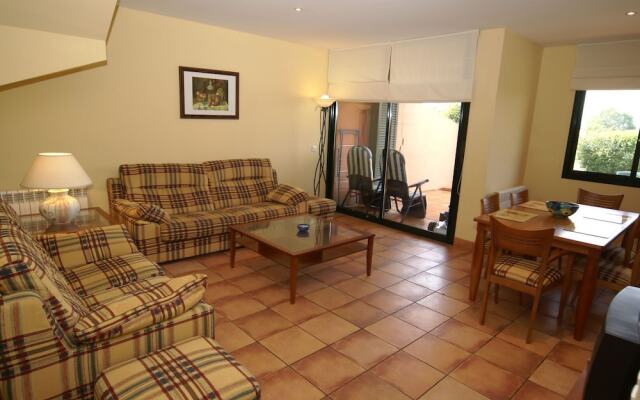 Quaint Villa in Navata With Fenced Garden