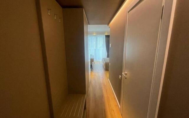 Leo Group Luxury Apartment 18-32 Alliance Palace