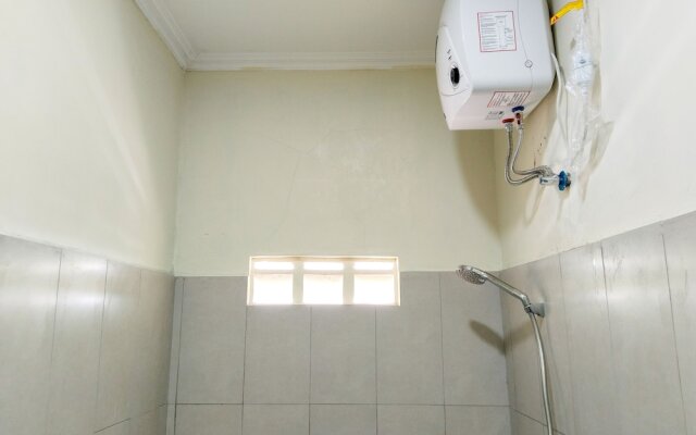 Yayah Guest House Syariah by Cocotel