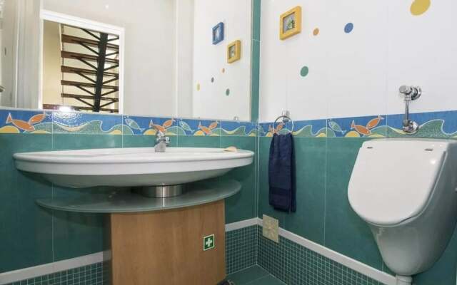 Villa Fati in Pen Nsula de Tr ia