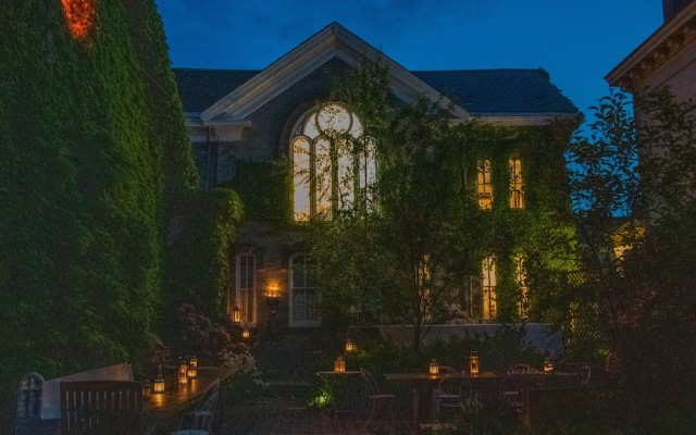 Church Des Artistes Guest House