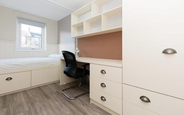 Destiny Student Meadow Court - Campus Accommodation