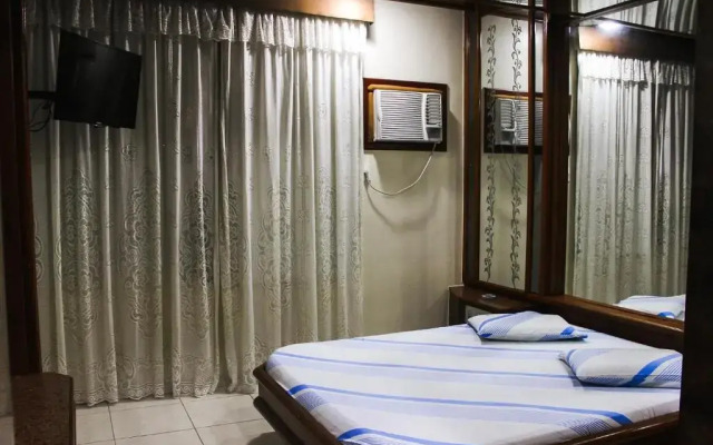 Station Hotel (Adults Only)