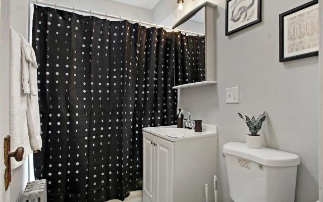 1BR Vibrant Apt - Montrose 2E