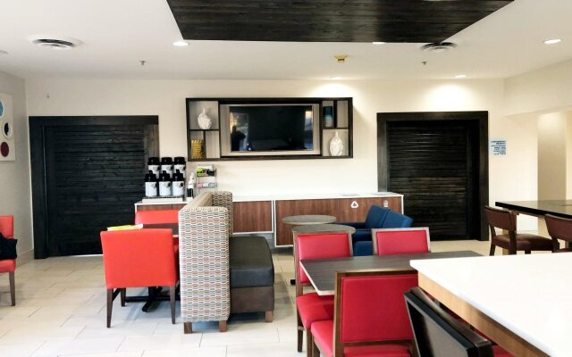 Holiday Inn Express Hotel & Suites Harrison by IHG