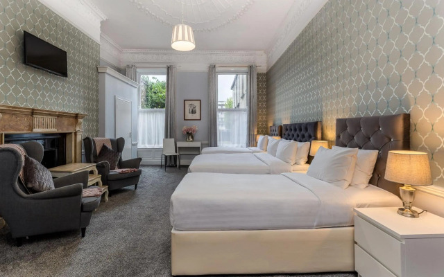 Clifden House by Nina