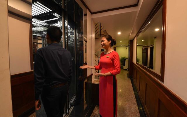 Blue Ha Noi Inn Legend Hotel