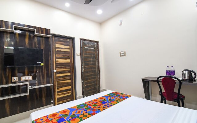 Fabhotel Sriya