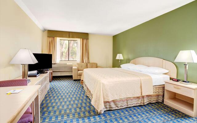 Days Inn By Wyndham Woodland