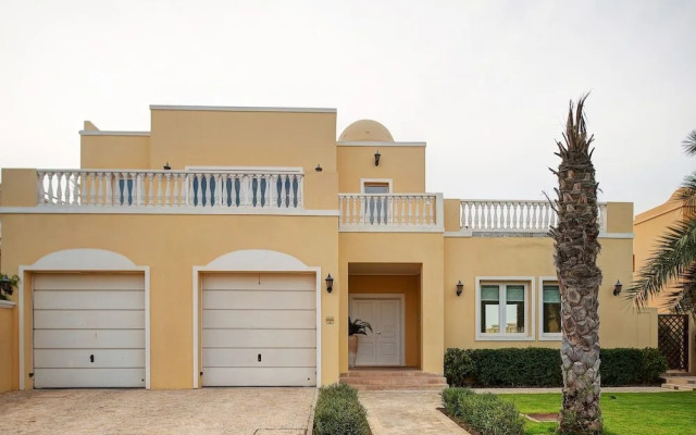 The Palm Jumeirah Villas - Frond E