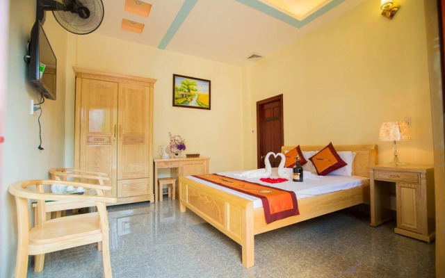 Dong Den Hotel