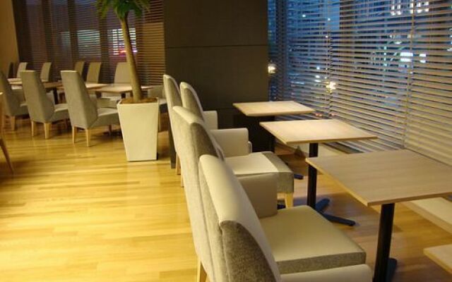Kobe Motomachi Tokyu REI Hotel