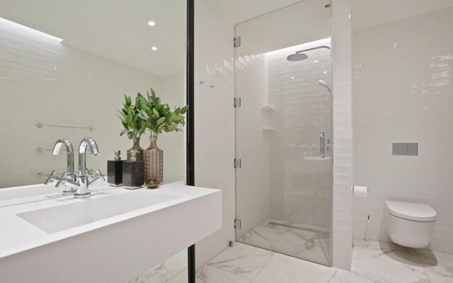 Whitfield Street Residences by Aeria Apartments