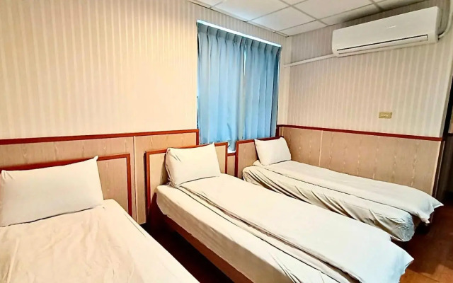 Yinglun Hotel