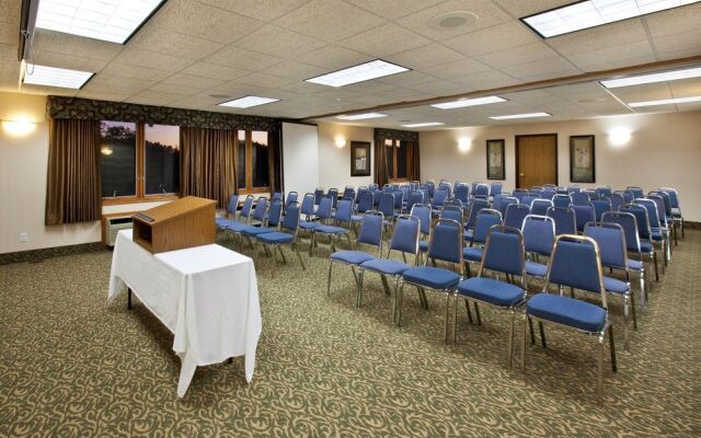 Links Bos Landen Hotel & Spa of Pella, Trademark by Wyndham