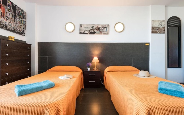 926. Seafront Studio with Fabulous View of Las Americas