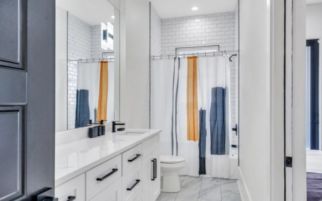 Modern Mid-city Maison