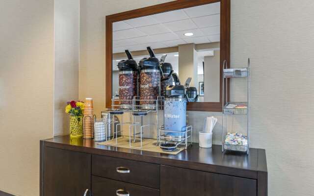 Comfort Suites Lake Geneva East