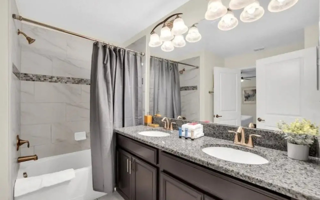 4804crusoe 4 Bedroom Townhouse
