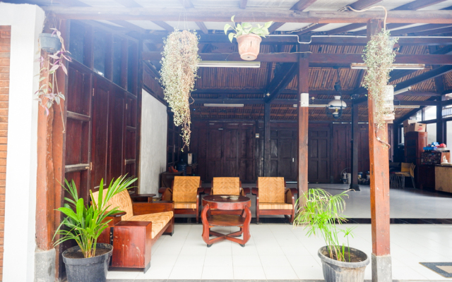 Urbanview Hotel Telu Wolu Monjali by RedDoorz