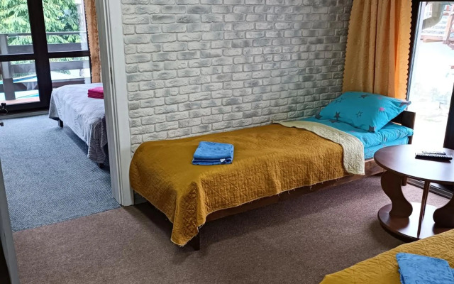 Садиба Янчар з Басейном