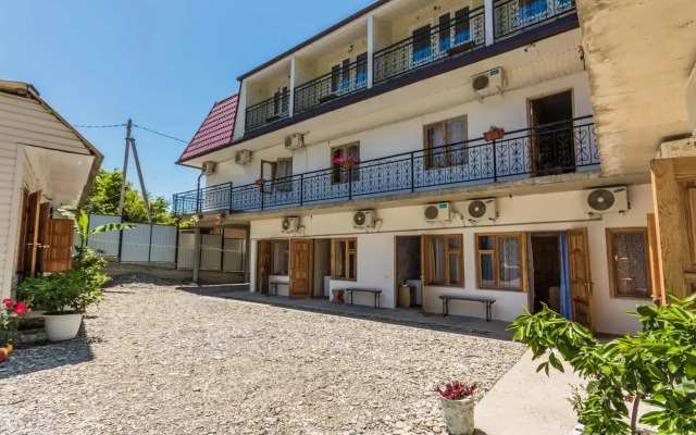 Guest House Sura