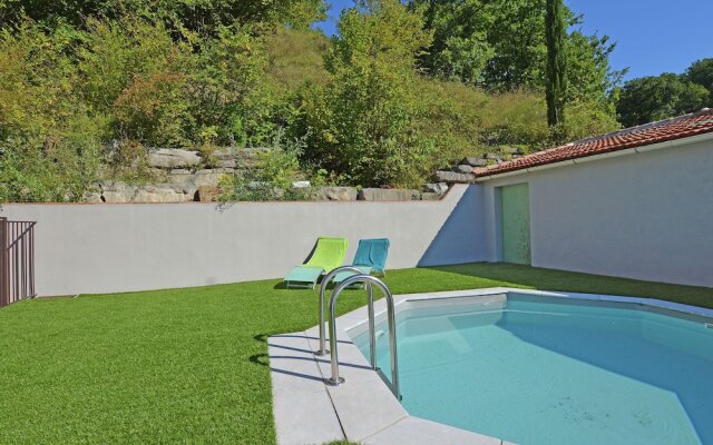Quaint Villa With Private Pool in Molières-sur-cèze