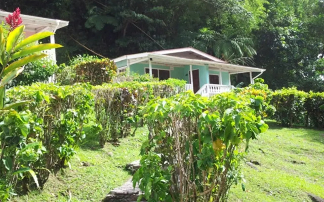 Chez Ophelia Cottage Apartments