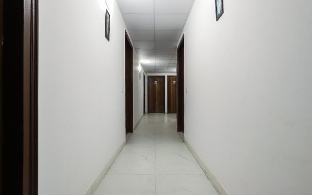 OYO 28606 Kavya Residency