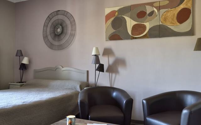 Hôtel Restaurant L'Oustaloun