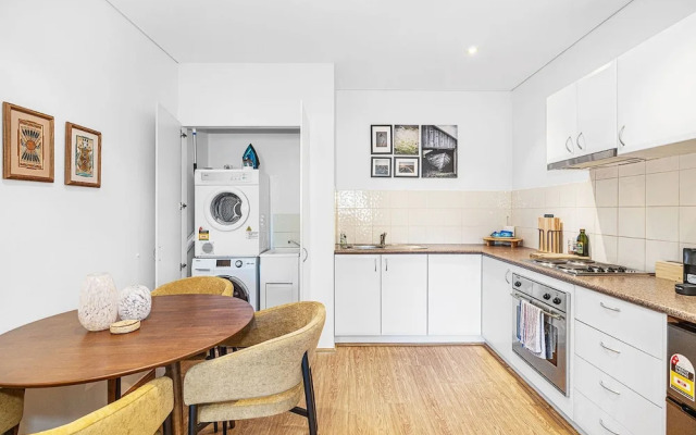 Newly Renovated 1bdr in the CBD