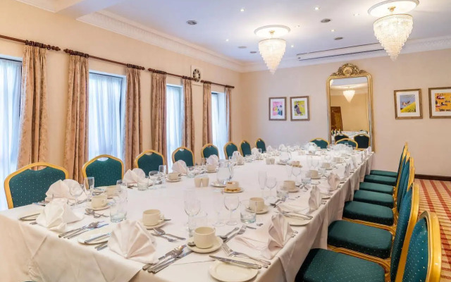 Parkway Hotel & Spa